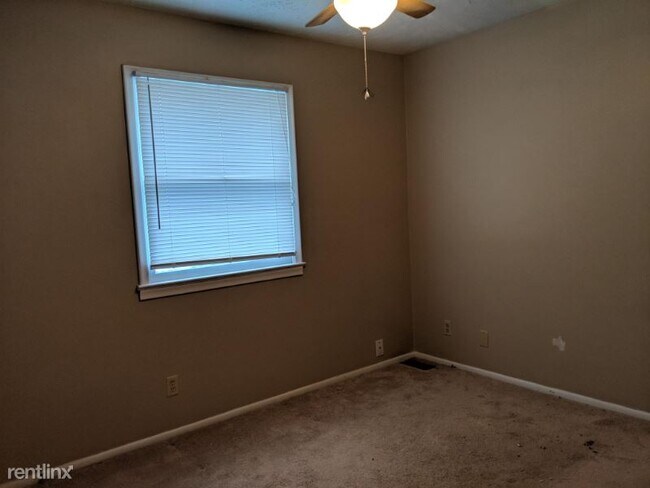 Building Photo - 3 br, 1.5 bath House - 4958 Marshall Dr