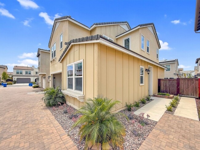 Primary Photo - Charming 4BR/3BA Two-Story house with Atta...