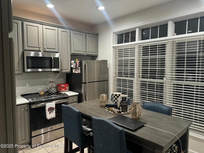 Building Photo - 803 Ohenry Close Sec 1