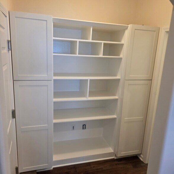 Building Photo - 466 Carriage House Ln