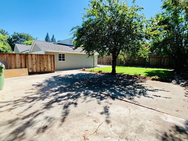 Building Photo - 3-Bed Sanctuary with 2 Baths in the Heart of Campbell - 2089 Sq Ft of Comfort!"