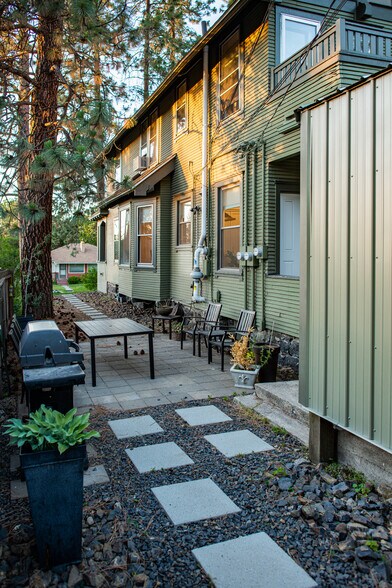 Building Photo - 1111 W 12th Ave