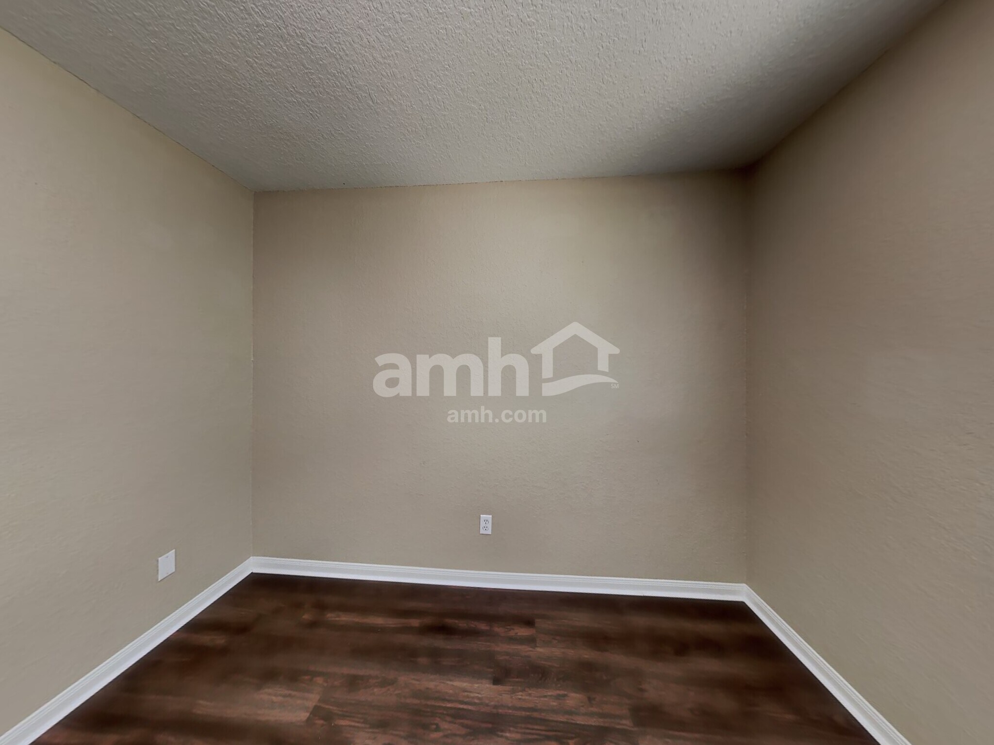 Building Photo - 3413 Stratford Dr