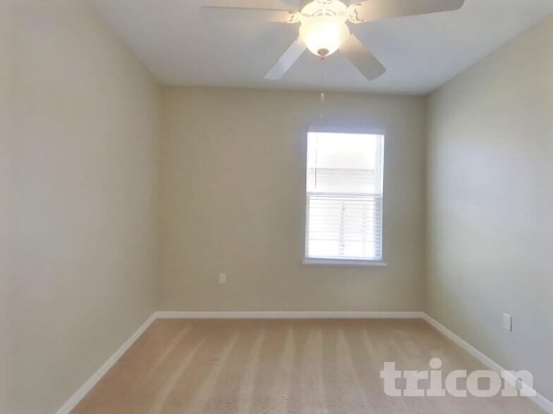 Building Photo - 1617 Tamarind Rd