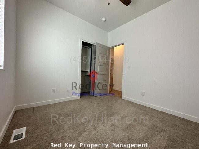 Building Photo - Osprey Dr. Single Family Home