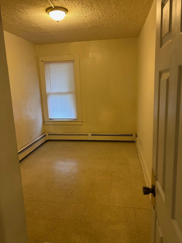 Building Photo - 102 Grove St