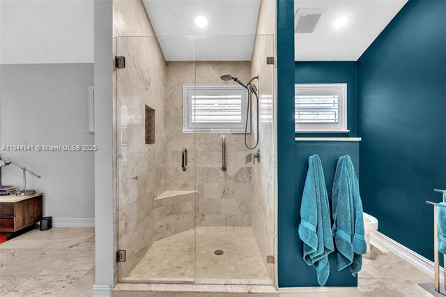Building Photo - 2516 San Domingo St