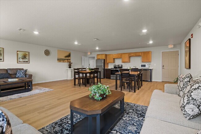 Building Photo - 260 Spanish Moss Cir