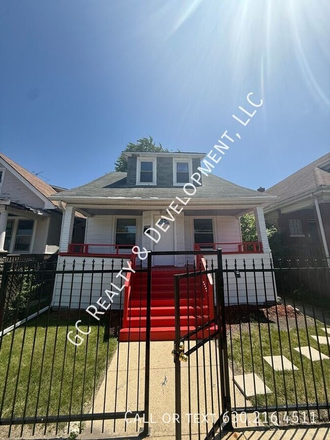 Building Photo - 10225 S Perry Ave