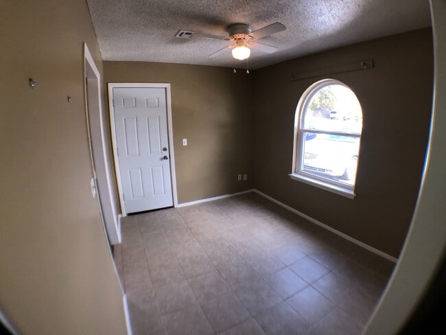 Primary Photo - S Elm Ct Duplex