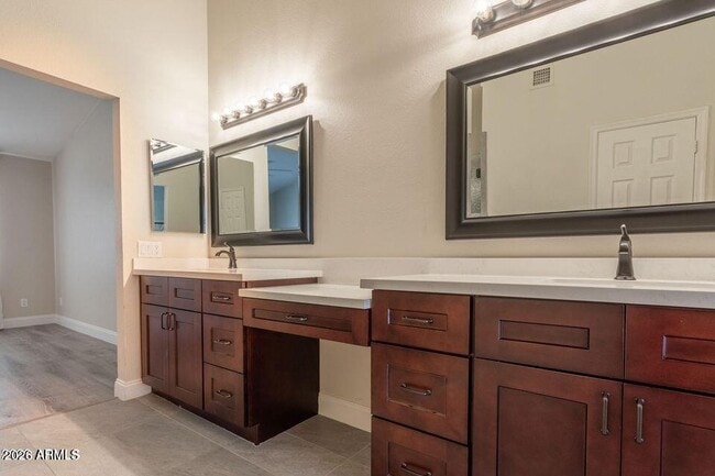 Building Photo - 13642 S 42nd Pl