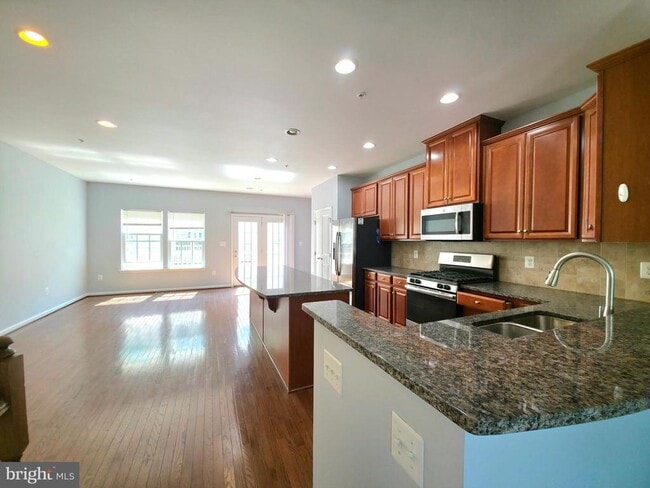 Building Photo - 5323 Smith's Cv Ln