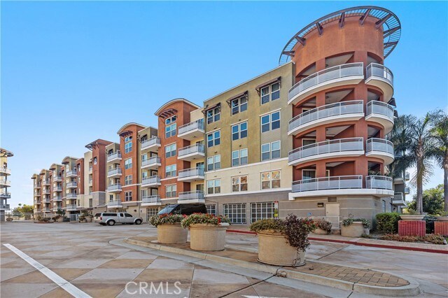 Building Photo - 12664 Chapman Ave