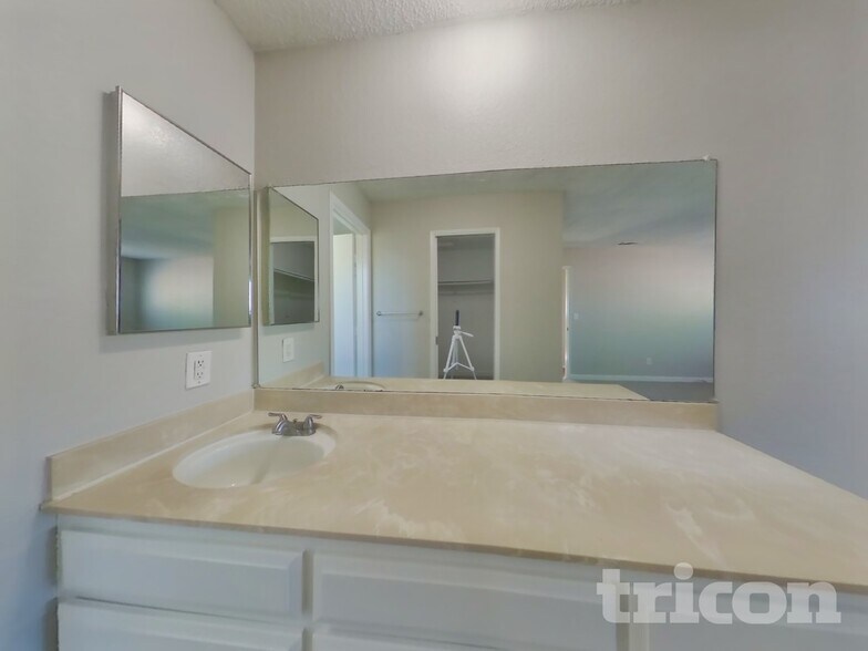 Building Photo - 1104 Waxwing Ln