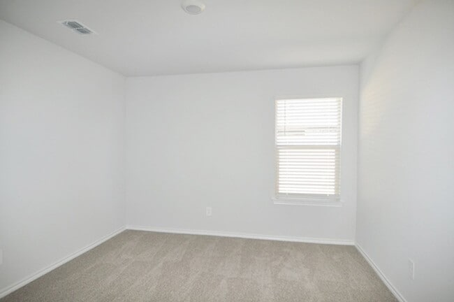 Building Photo - AVAILABLE NOW - VIEW NOW - Newer Construction 4 Bedroom Home in North Fort Worth – EMS-ISD