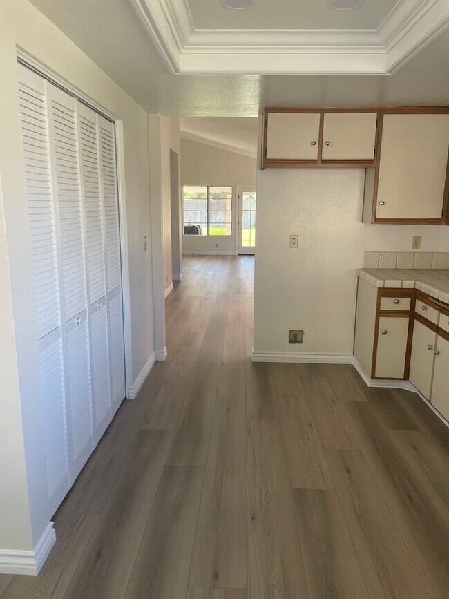 Building Photo - NEW PAINT AND FLOORING