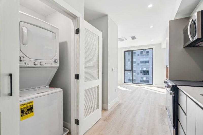 Building Photo - 3748 Lancaster Ave