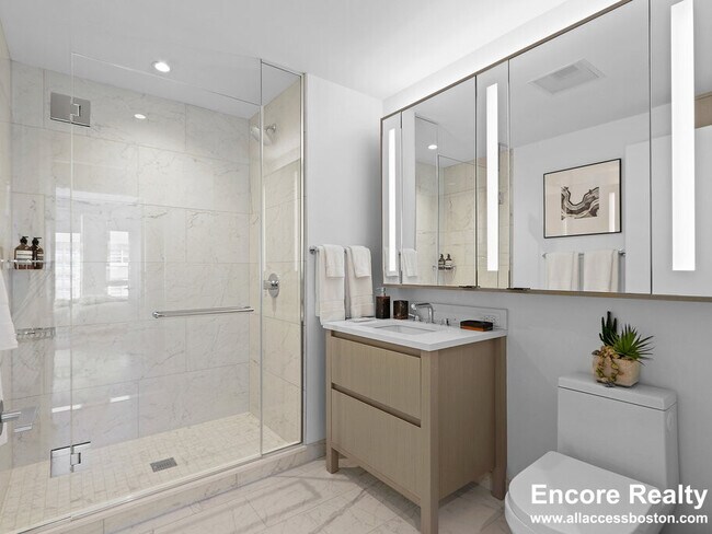 Building Photo - 390 Harrison Ave