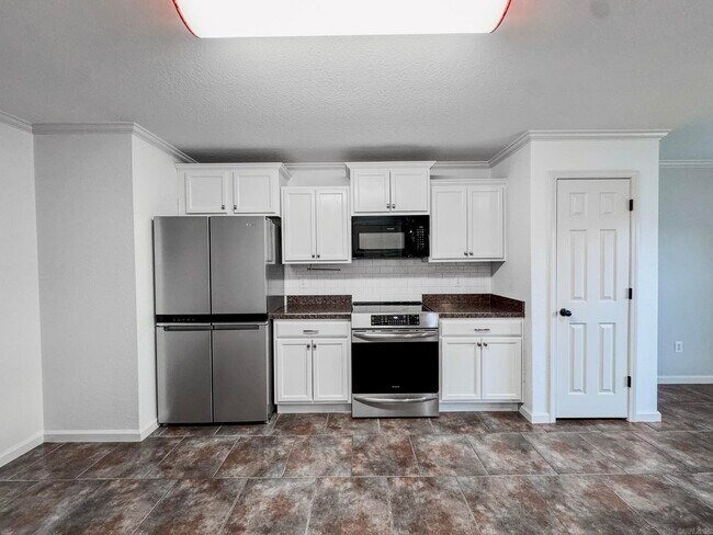 Building Photo - 36 Talladega Loop