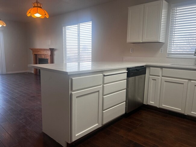 Building Photo - Beautiful Home in West Valley