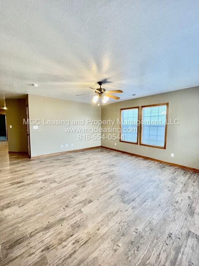 Building Photo - 706 Meadow Ct