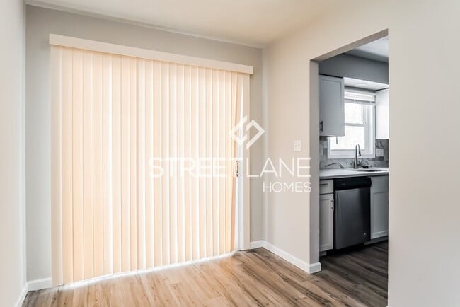 Building Photo - Charming 3 Bedroom in Columbus!