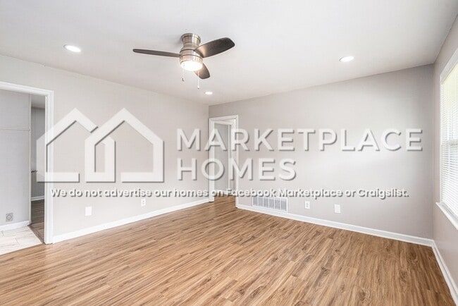 Building Photo - 3022 Menlo Park Dr