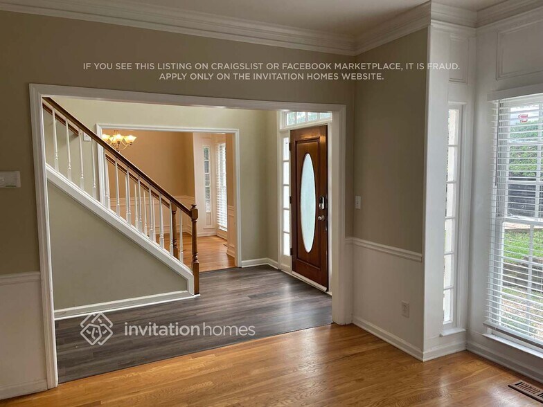 Building Photo - 915 Laurel Crest Dr