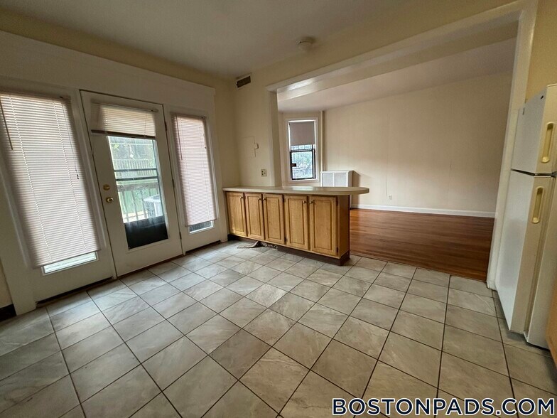 Building Photo - 1135 Commonwealth Ave