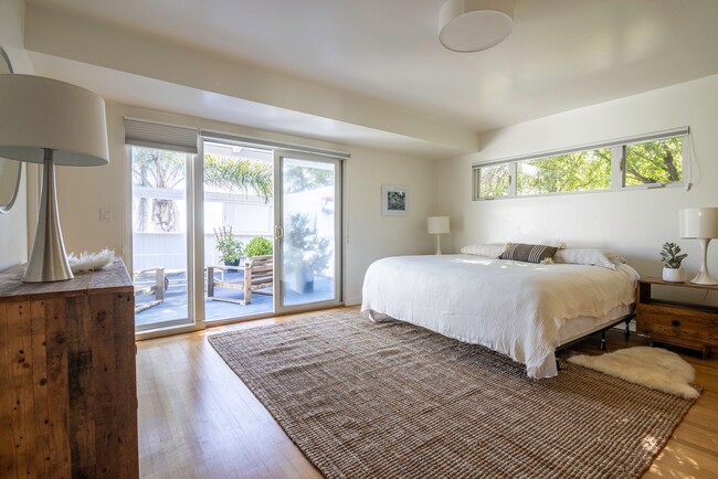 Building Photo - Single Family Home with Coastal Luxury wit...