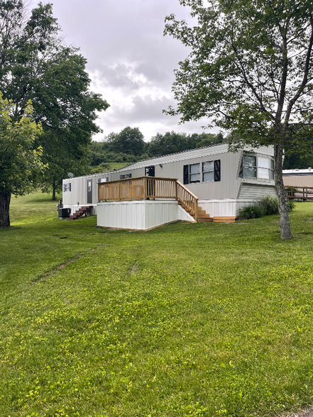 Primary Photo - 306 Pearl Ln