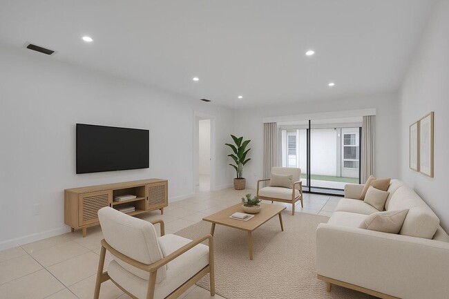 Building Photo - 315 NW 36th Ave