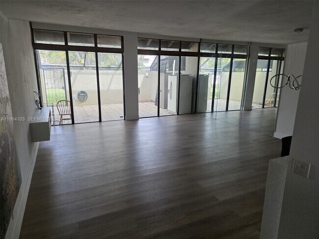 Building Photo - 10951 Cypress Rd