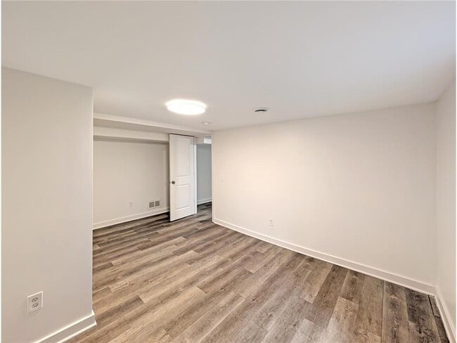Building Photo - 5713 Xerxes Ave S