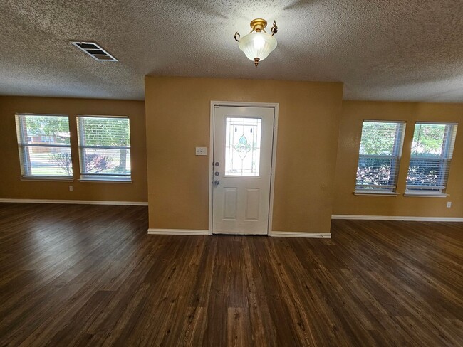 Building Photo - Incredible home available in Reserve At Hi...