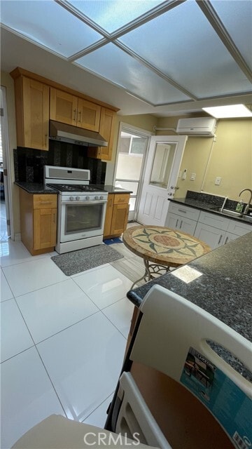 Building Photo - 2687 Pepperdale Dr