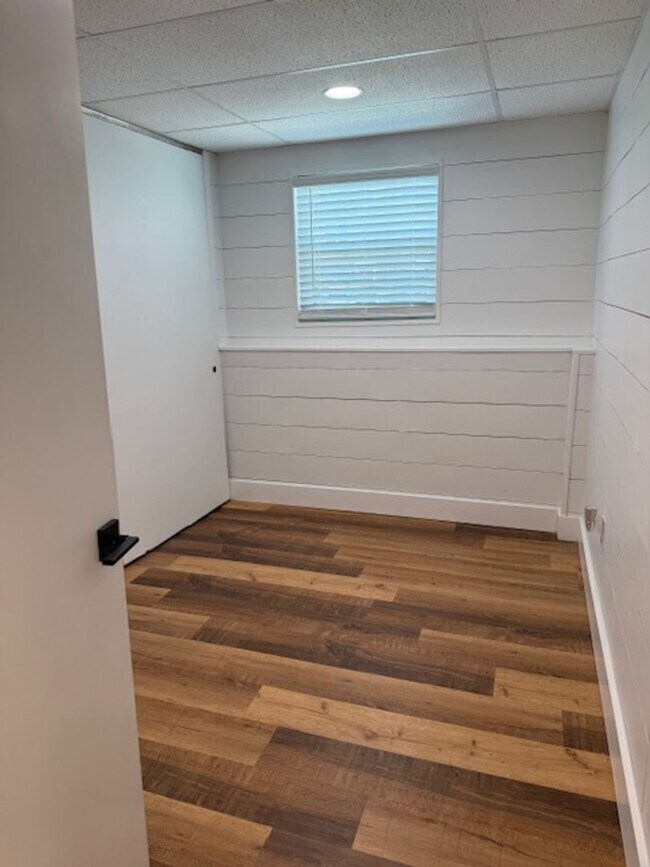 Building Photo - Beautiful remodeled home