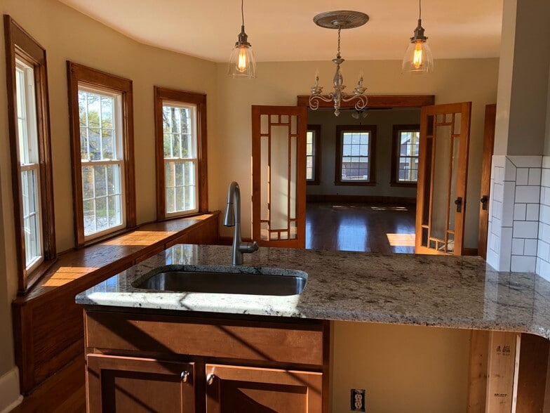 Building Photo - 400 Broad St