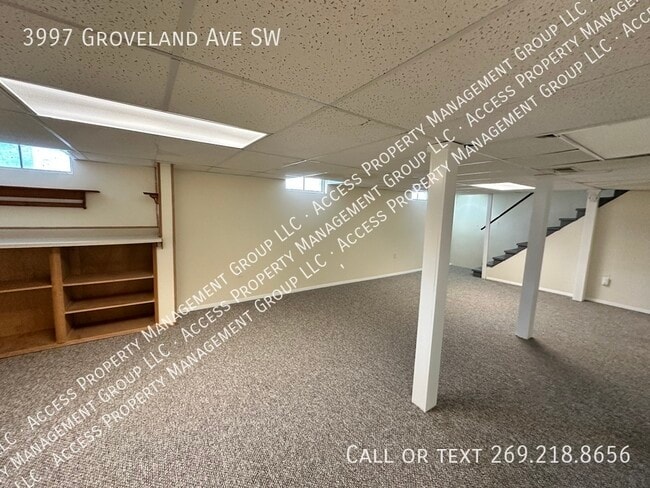 Building Photo - 3997 Groveland Ave SW