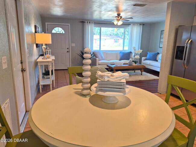 Building Photo - 737 5th St