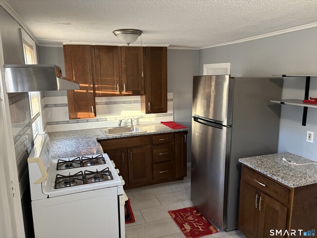 Building Photo - 129 Douglas St