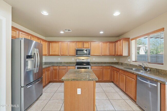 Building Photo - 3032 E Denim Trail