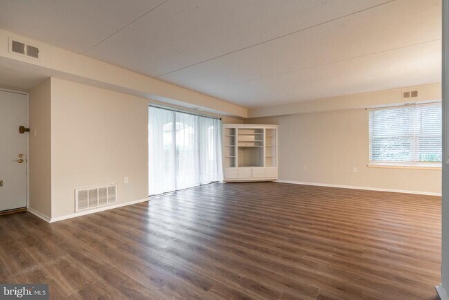 Building Photo - 501 N Bethlehem Pike