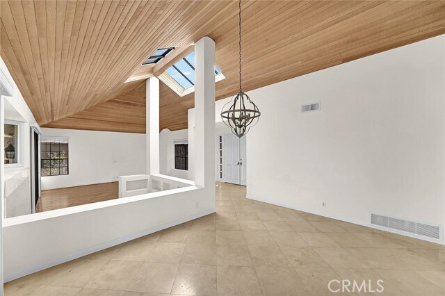 Building Photo - 18 Lucerne