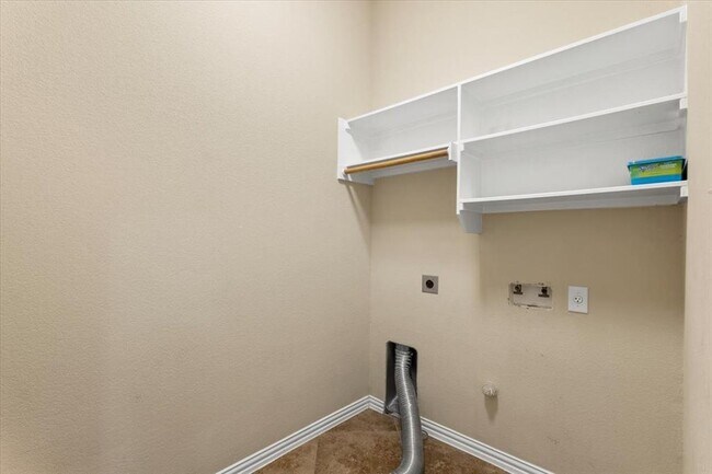 Building Photo - 105 Keo Keo Dr