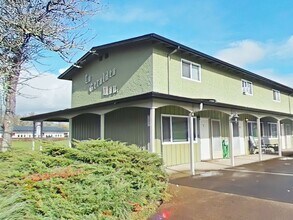 Building Photo - 2 Bedroom Apartment ~ Philomath ~ Small Pet Friendly