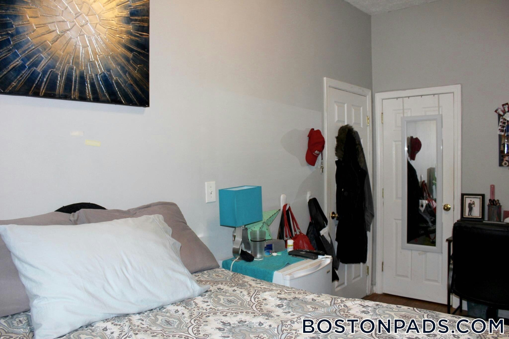 Building Photo - 447 Park Dr