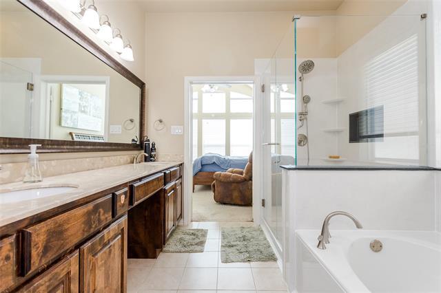 Building Photo - 8801 Stenson St