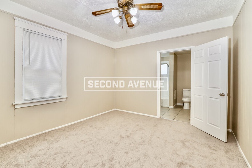 Building Photo - 833 S 38th St