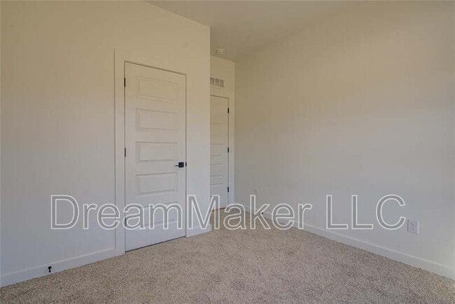 Building Photo - 138 Trimble Dr